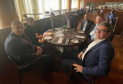 Invest Mining e B3 recebem pedidos de três companhias 