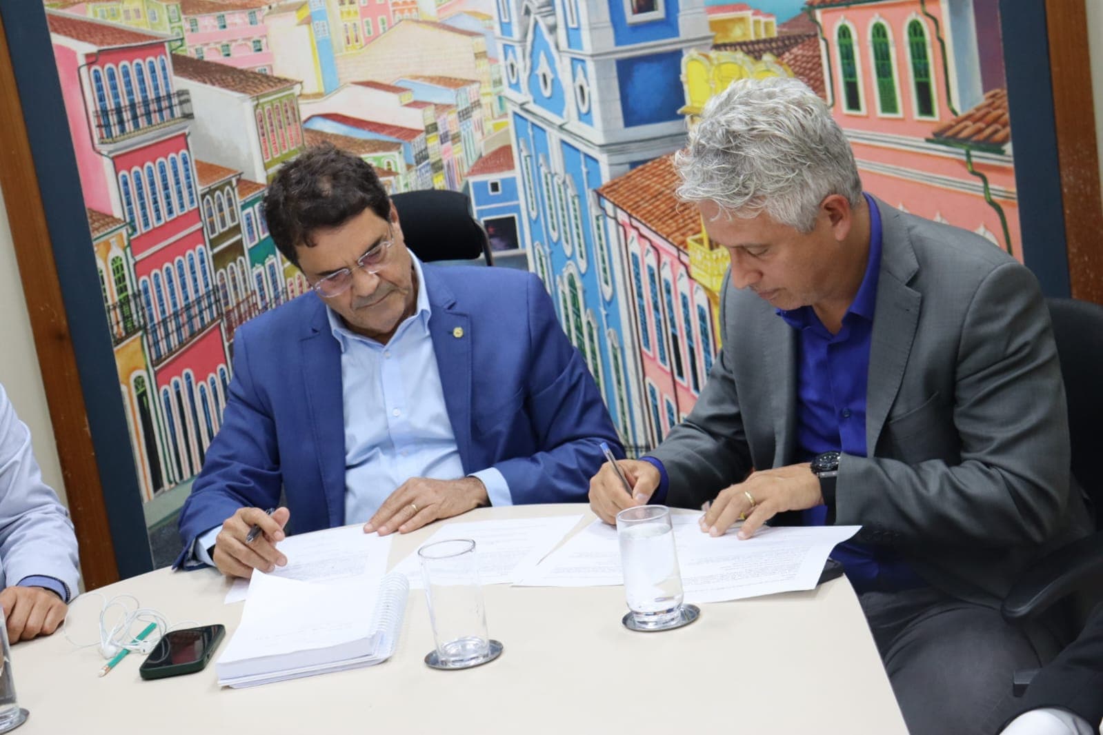 Brasil e China firmam acordo para negócios na Bahia