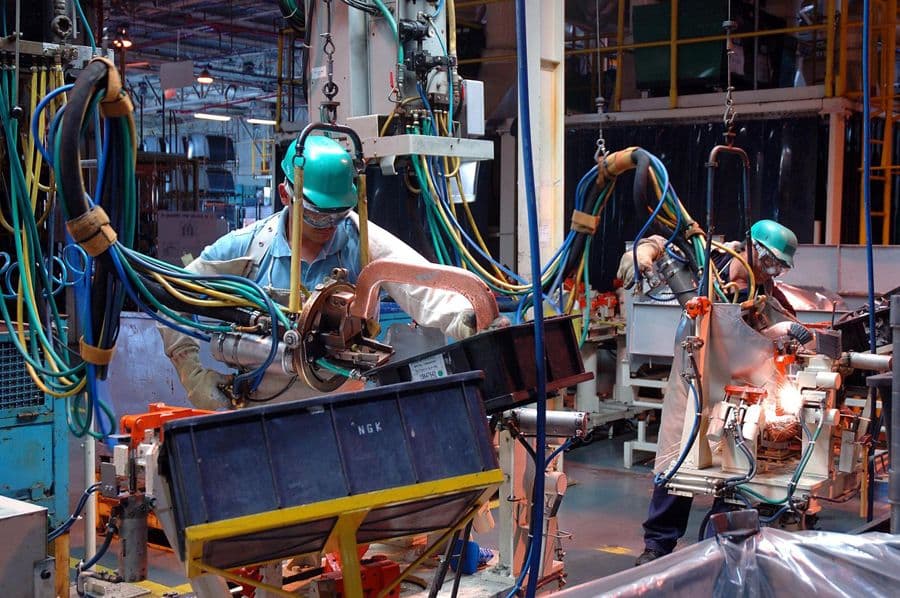 Faturamento da indústria cai 12,1% em outubro