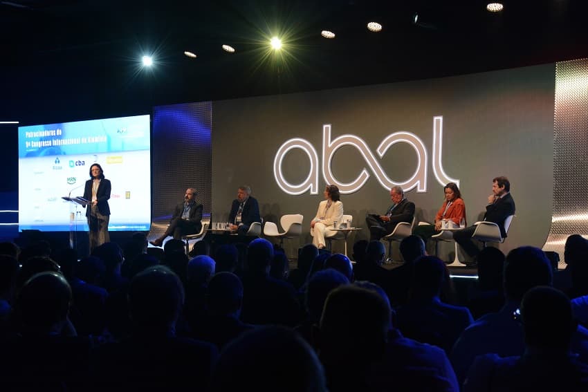 Indústria investe R$ 30 bilhões para ser supridor global confiável 