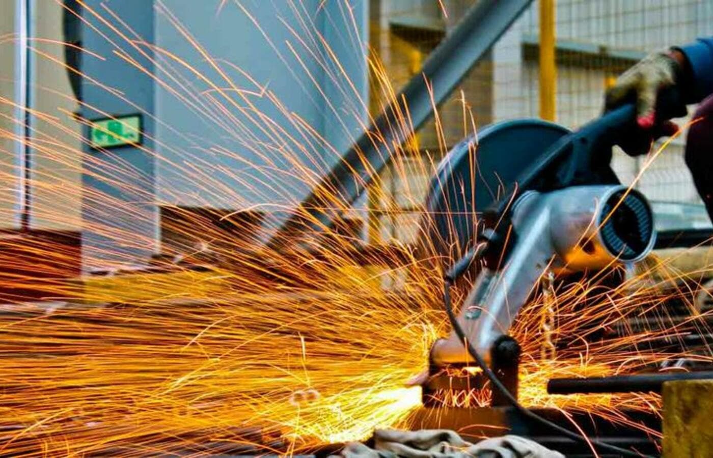 Faturamento cai 27% em março e 21% no primeiro trimestre