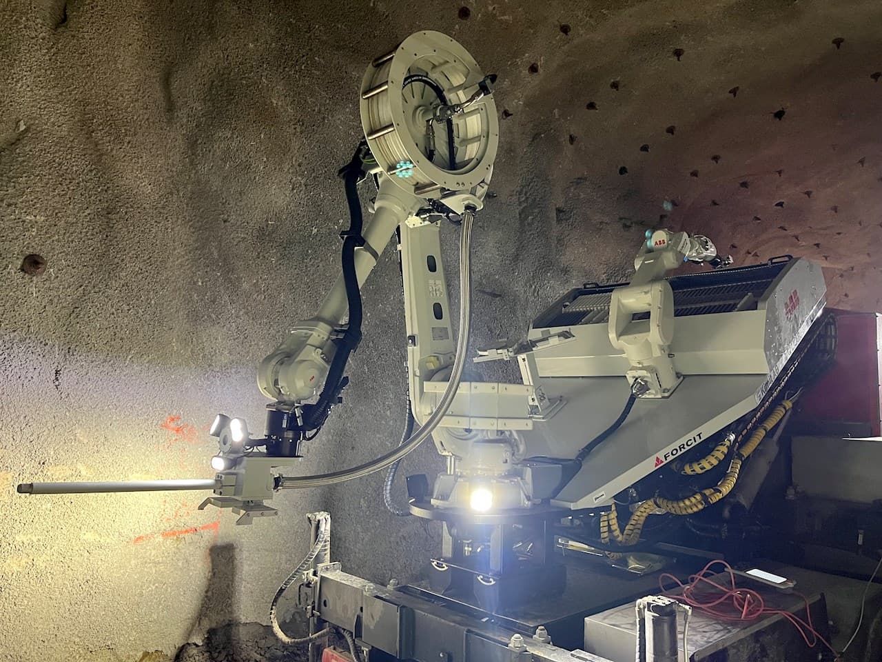 Testado robô que instala explosivos em operações subterrâneas