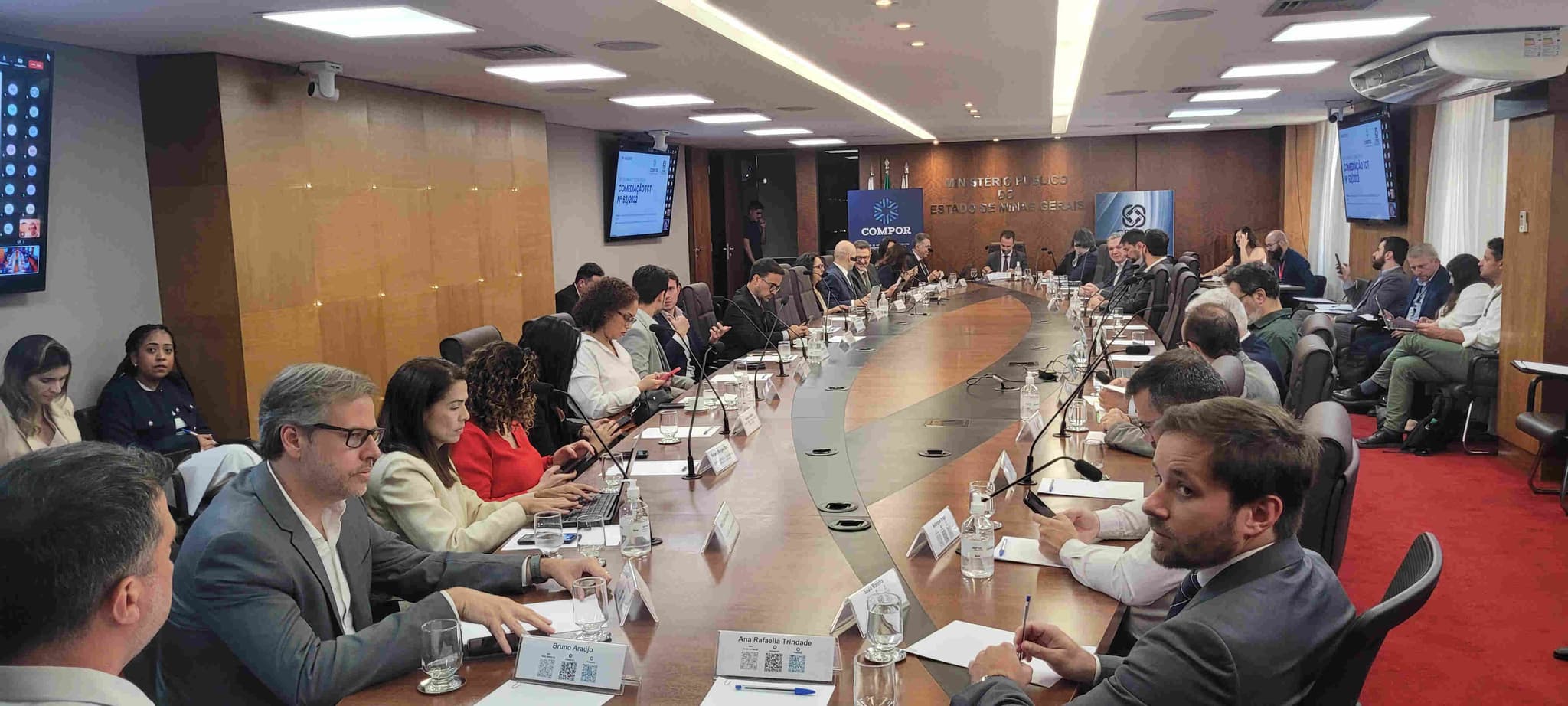 Plano visa retirar 1.500 carretas de minério de rodovias federais