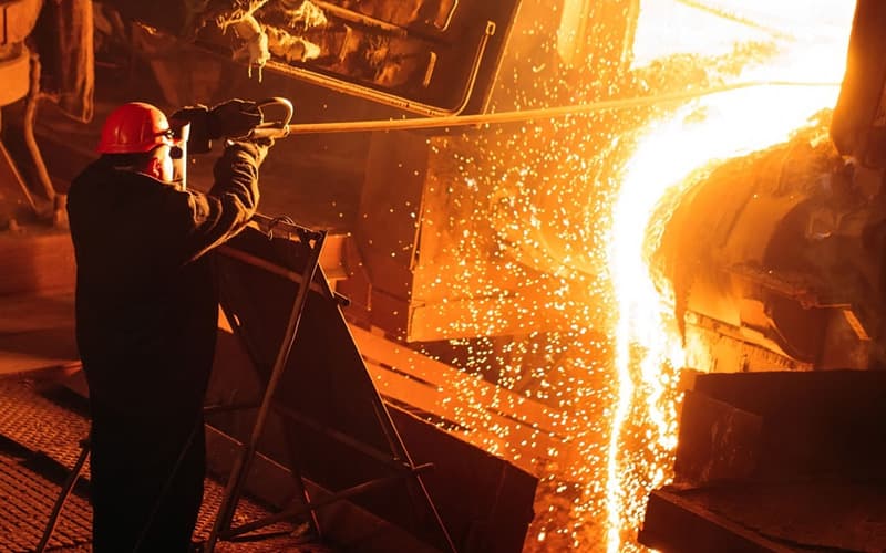 Produção mundial de aço cai quase 1% em 2024 e soma 1,83 bilhão t