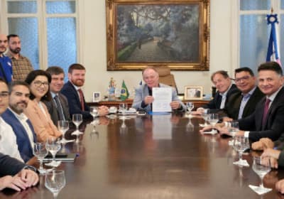 Vale, Cesan e Águas de Reúso de Vitória firmam vão fornecer água para a indústria