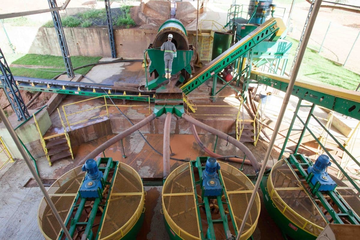 BNDES leiloa mina de diamantes em Romaria