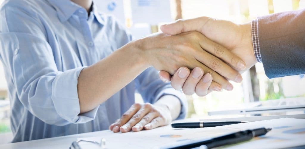 Vagas de estágio em duas áreas