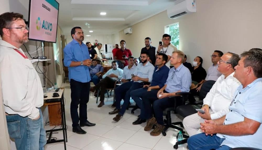 SGB-CPRM entrega mapa geológico