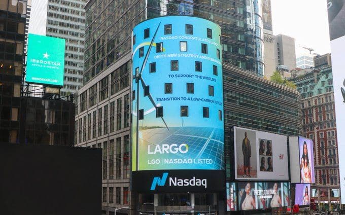 Lucro e receitas crescem no trimestre